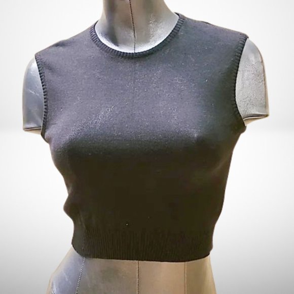 Dolce & Gabbana 2 Piece Sweater Set Absolutely Beautiful Size: 44 - Picture 10 of 16